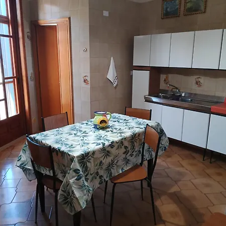 דירה Station אבולה